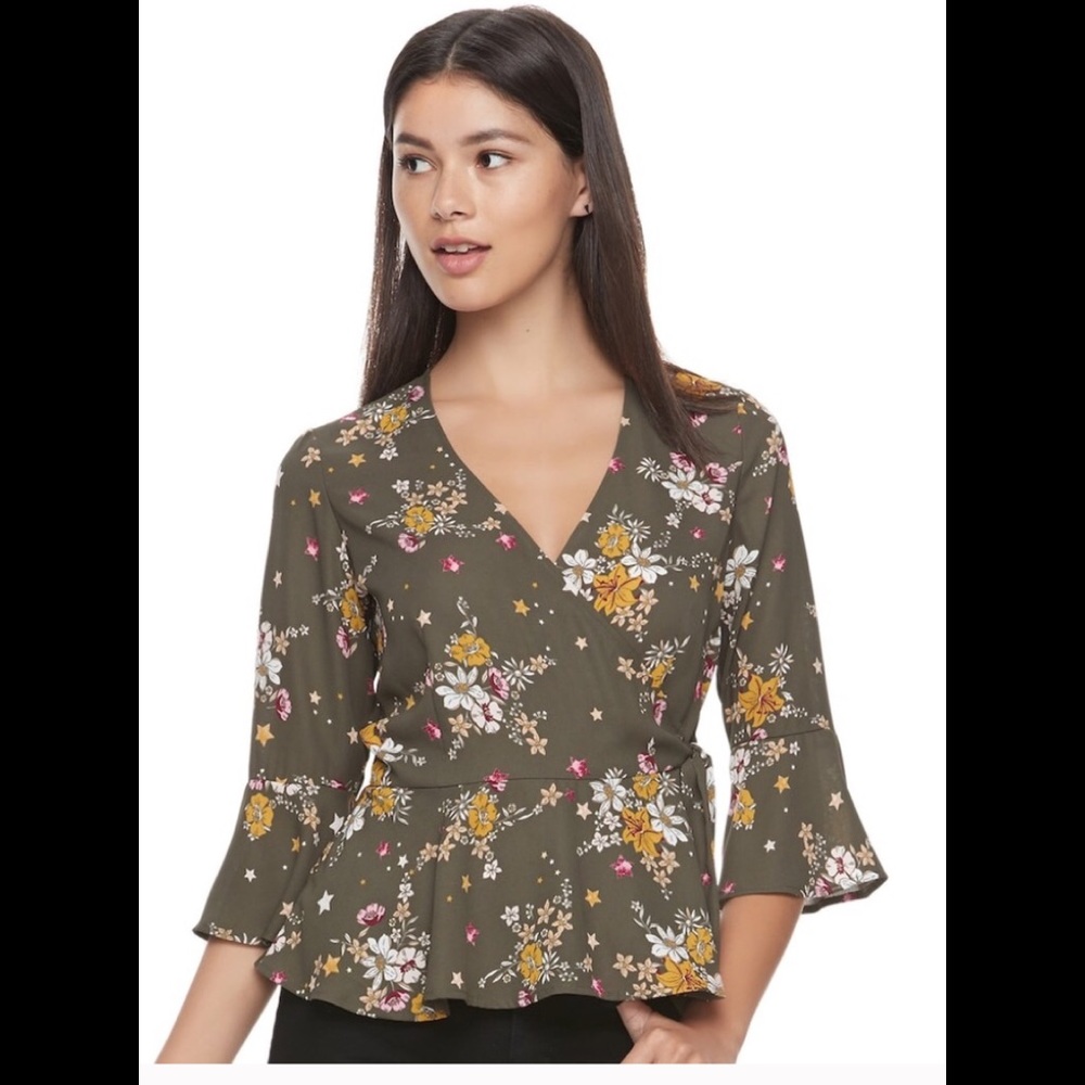 Candie’s celestial wrap top